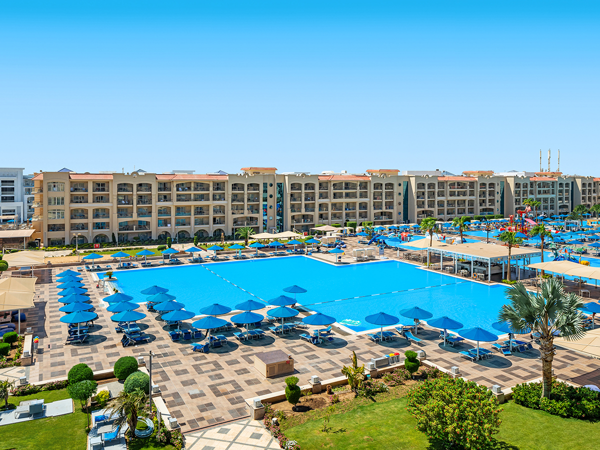 Pickalbatros White Beach Resort