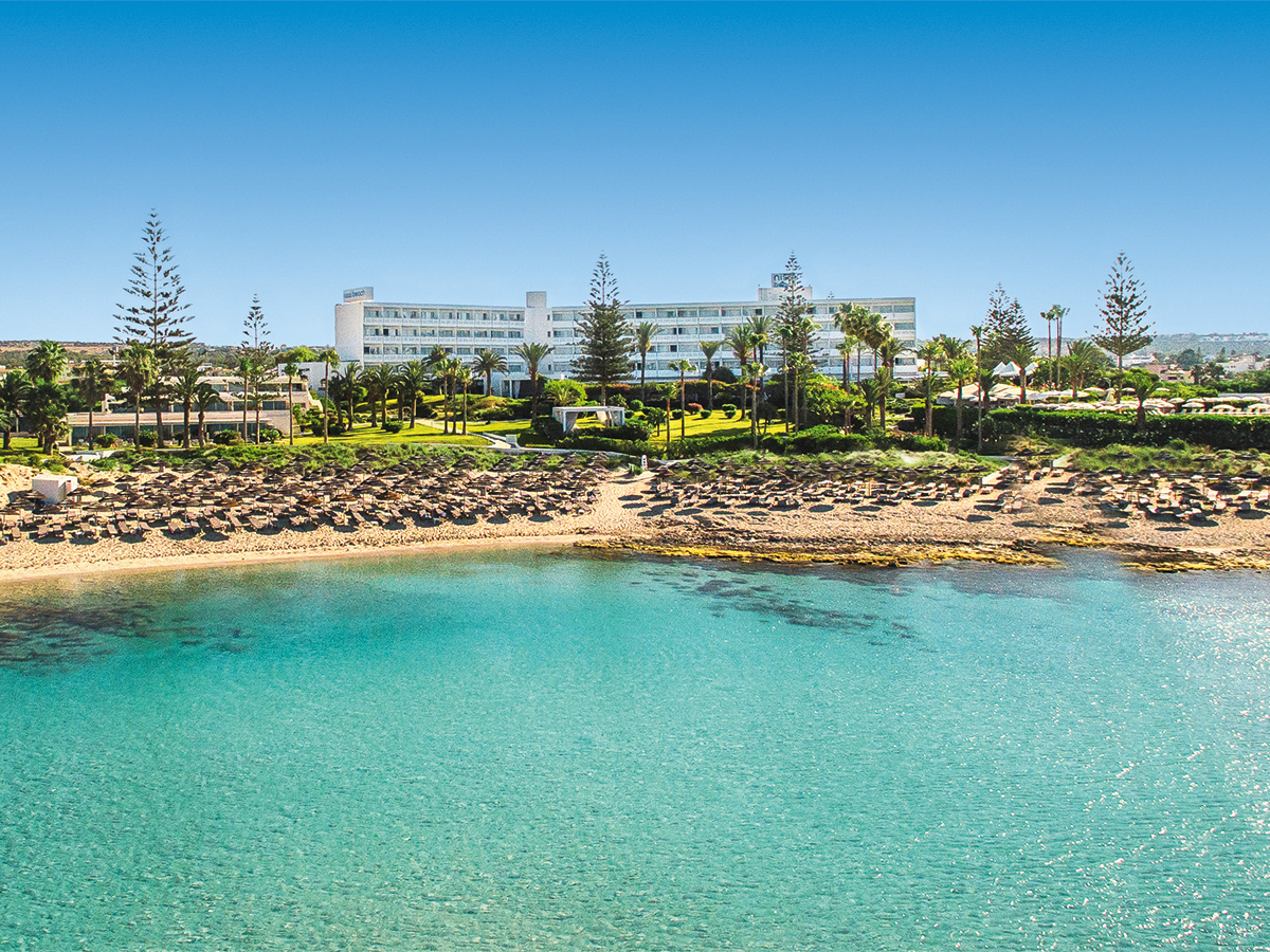 Hier können Sie das Hotel Hotel Nissi Beach Resort ab 1.114 € buchen Hotel Nissi Beach Resort – Hotelfoto