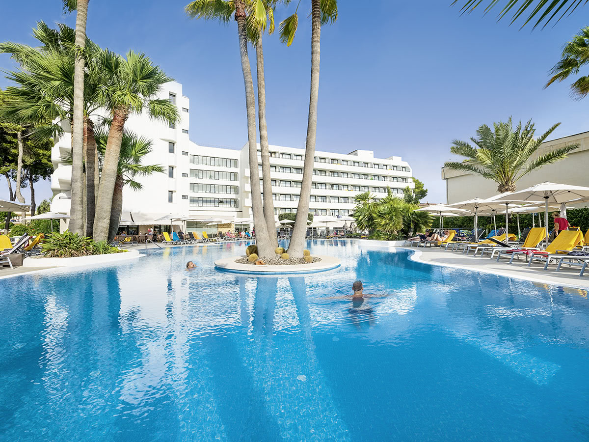 Blick auf Pool allsun Hotel Eden Alcudia (Alcudia 