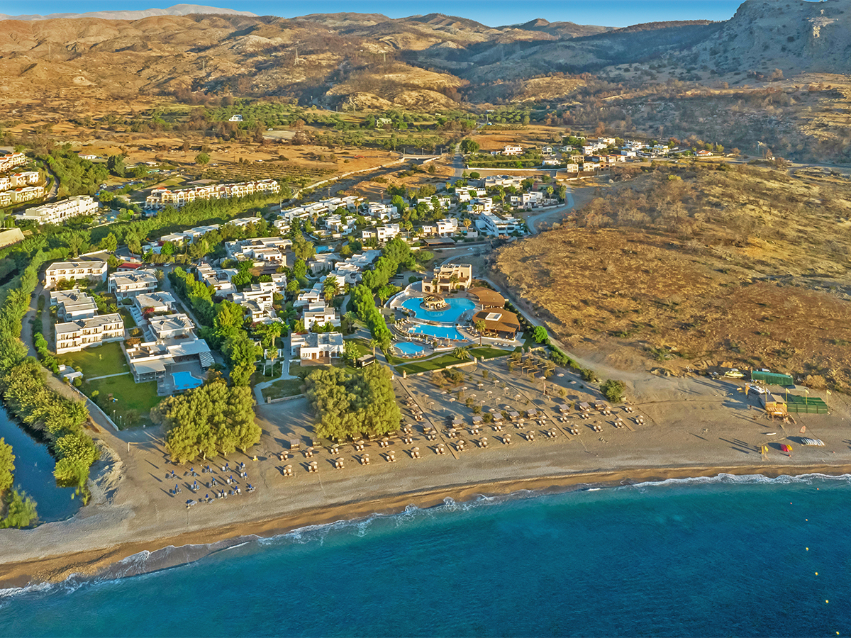 Hier können Sie das Hotel Aulūs Lindos Rhodes, Curio Collection by Hilton ab 1.143 € buchen Aulūs Lindos Rhodes, Curio Collection by Hilton – Hotelfoto