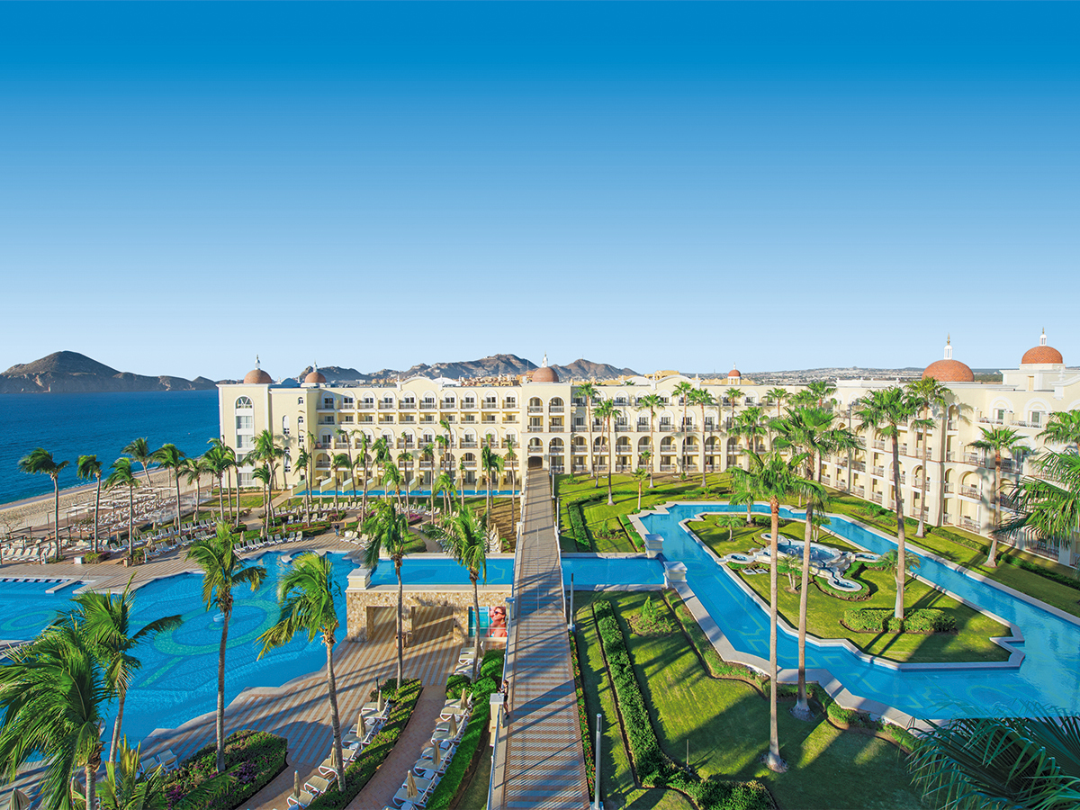 Hier können Sie das Hotel RIU Palace Cabo San Lucas ab 2.602 € buchen RIU Palace Cabo San Lucas – Hotelfoto
