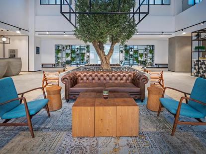 The Manor Hotel by JA