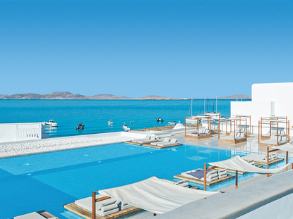Manoulas Beach Resort