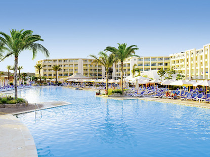 db Seabank Resort & Spa