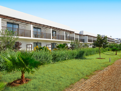 Meliá Laguna Beach Resort