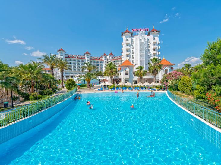 Serenis Hotel – Hotelfoto